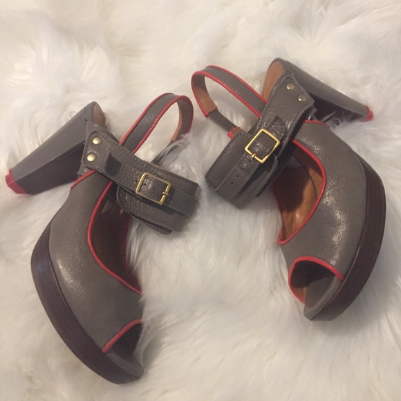 Chie Mihara Shoes - Size 38/8 Chie Mihara Leather Platform Sandal Heel